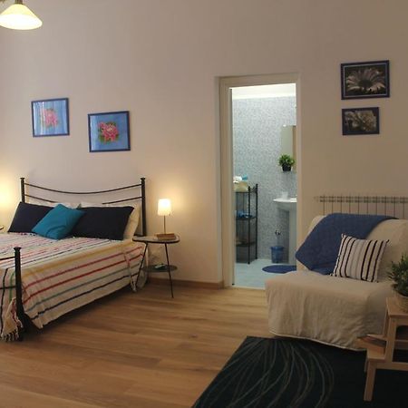 Home 103 Rome Room photo