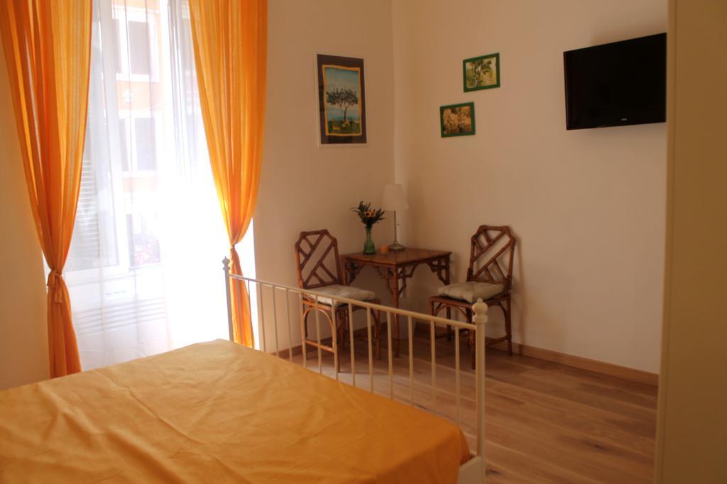 Home 103 Rome Room photo