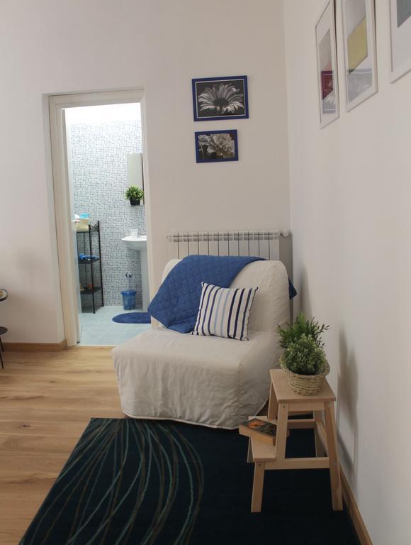 Home 103 Rome Room photo